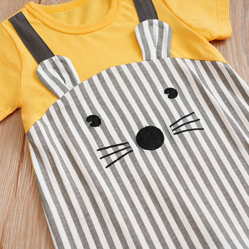 Vestiti del neonato Unisex in  - Baby Clothing Display recensione e prezzo